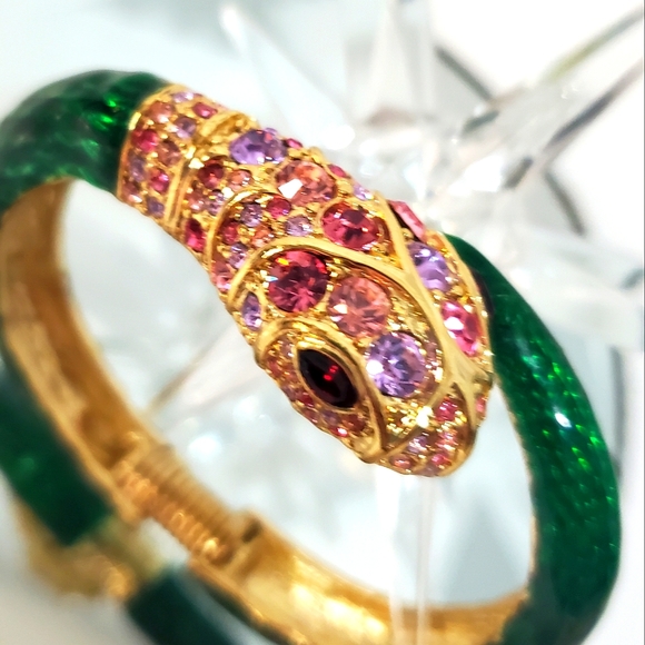 Vintage KENNETH LANE Emerald Jeweled Snake Clamper Bracelet - Picture 3 of 6